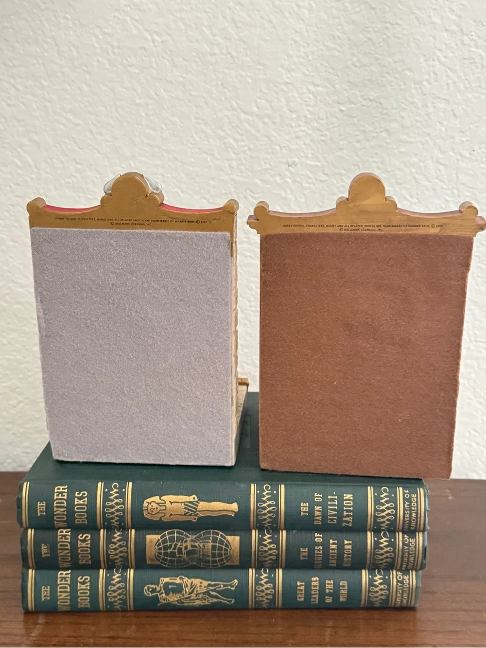 Harry Potter Gryffindor Common Room Chamber Of Secrets Hallmark Bookend Set 2000